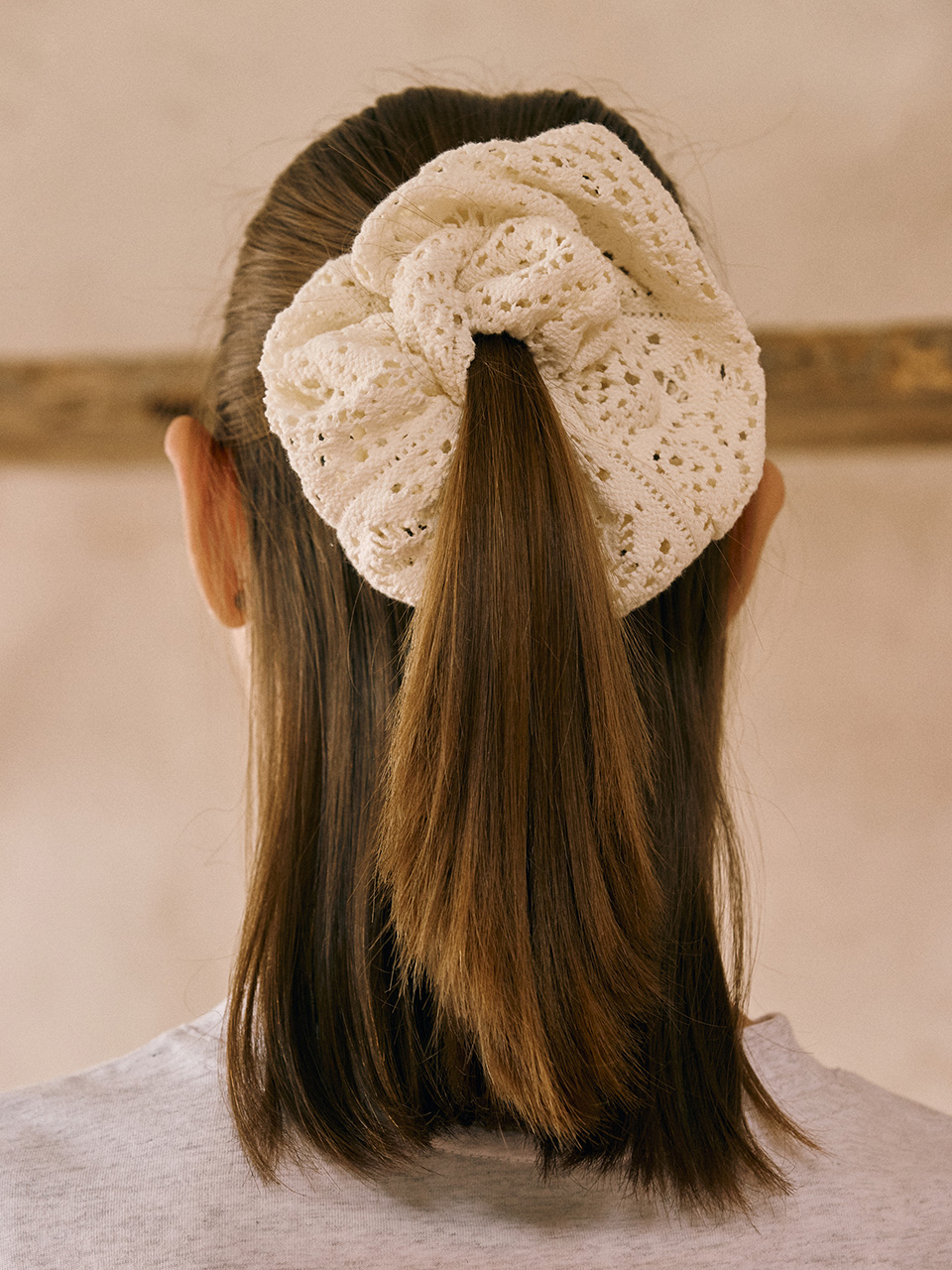 LACE HAIR SCRUNCH IVORY